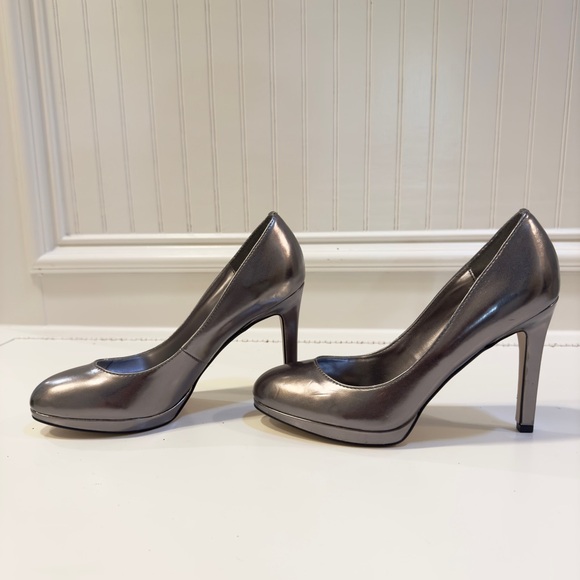 Joey Pewter Pumps - Picture 3 of 6